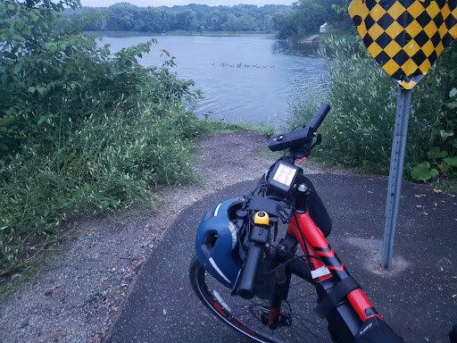 End Path Lake View - Visual