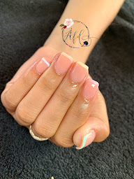 Photo n°14 de A fleur d'ongles à Nabirat (Salon de manucure)