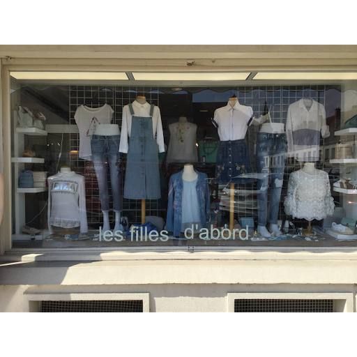 les filles d'abord... Logo