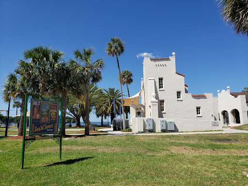 Ferran Park - Visual