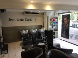 Photo n°3 de Jean Louis David - Coiffeur La Penne sur Huveaune à La Penne-sur-Huveaune (Magasin de cosmétiques)