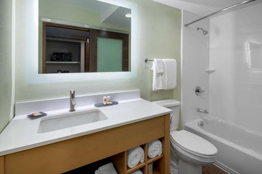 La Quinta Inn & Suites by Wyndham LAX - Thumbnail