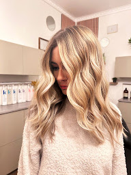 Photo n°43 de ZENZAR coiffeur & coloriste à Paris (Salon de coiffure)