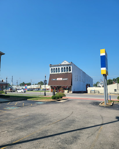 Bud's Hardware - Visual