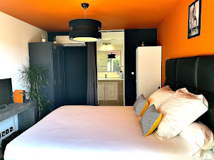 Photo n°92 de Villa Bacchus - chambres d'hôtes gay only à Vidauban (Chambre d'hôtes)