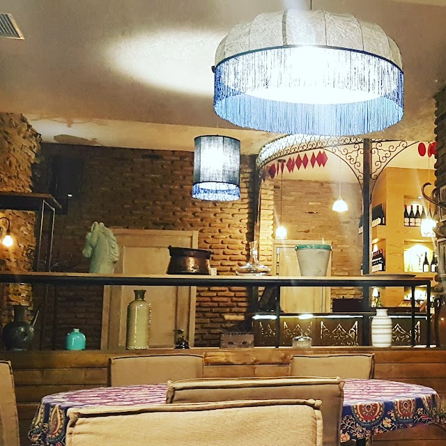 Tabla Saloon