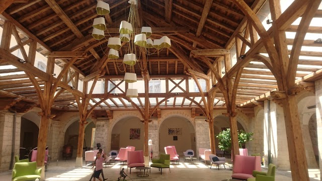 Le Cloître