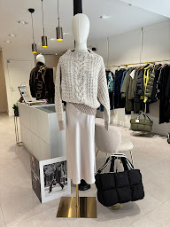 Photo n°4 de FIRST Rodez - Boutique LIU JO & GERARD DAREL à Rodez (Magasin de vêtements pour femmes)