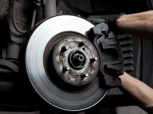 Photo n°6 de Point S - Saint-François, Bragelogne à Saint-François (Atelier de réparation automobile)