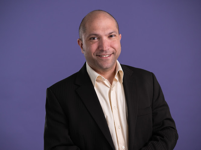 Dr. Tassi Giannikopoulos photo