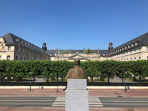 Photo n°6 de Agence immobilière Laforêt Saint-Cyr-L'Ecole à Saint-Cyr-l'École (Agence de location immobilière)