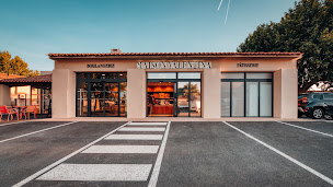 Photo n°1 de Boulangerie - Pâtisserie Maison Valentina à Caumont-sur-Durance (Salon de thé)