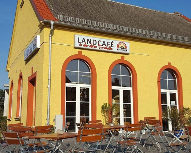 Landcafé in der alten Turnhalle