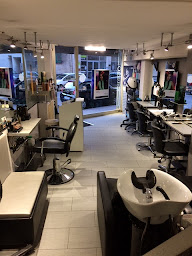 Photo n°1 de Studio Coiffeurs Et Coloristes à Cagnes-sur-Mer (Salon de coiffure)