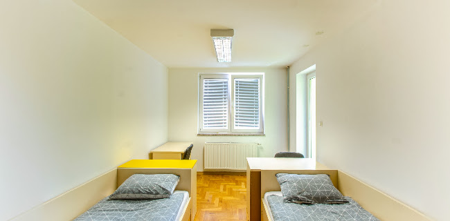 Dom učenika srednjih škola - Škola