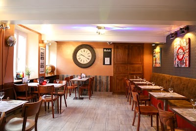 Photos of Caf&eacute; The New Relais Postal