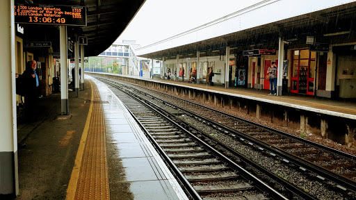 Staines - Visual