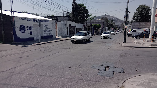 Taller mecánico AW Advanced Works