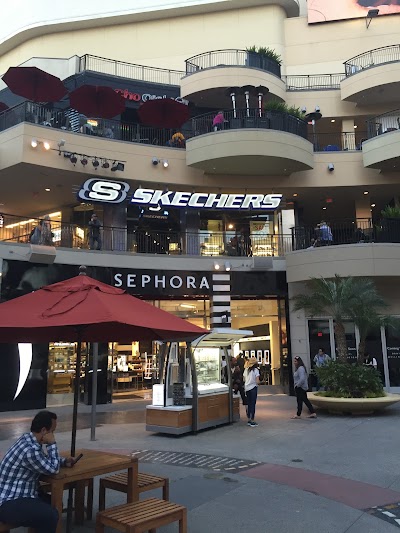 Photos of SKECHERS Retail