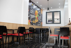 Photo n°1 de Queen's Burger à Asnières-sur-Seine (Restaurant de hamburgers)