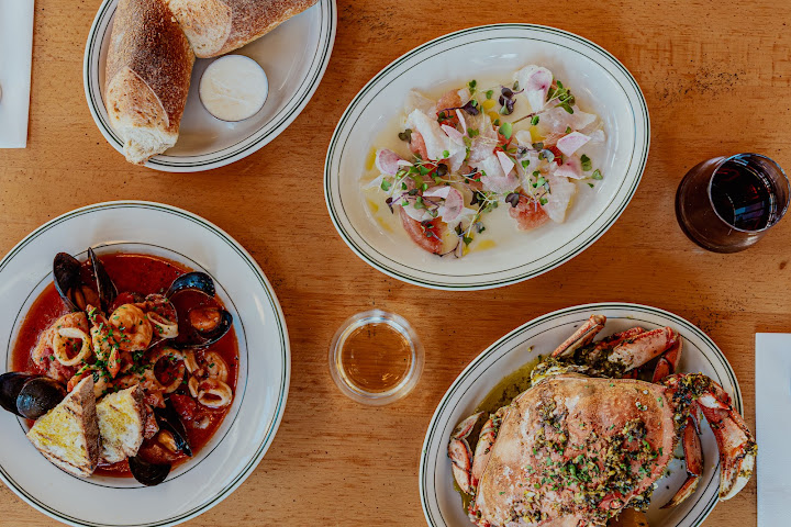 Popi's Oysterette by null