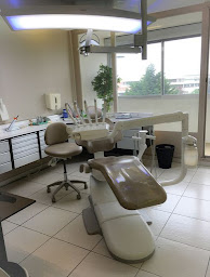 Photo n°3 de Dr Walid Bako Chirurgien-Dentiste Meaux à Meaux (Dentiste)