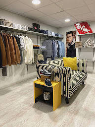 Photo n°11 de Stocks Américains à Vesoul (Magasin de vêtements)