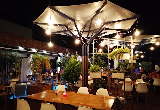 Yiamas Gastro Bar