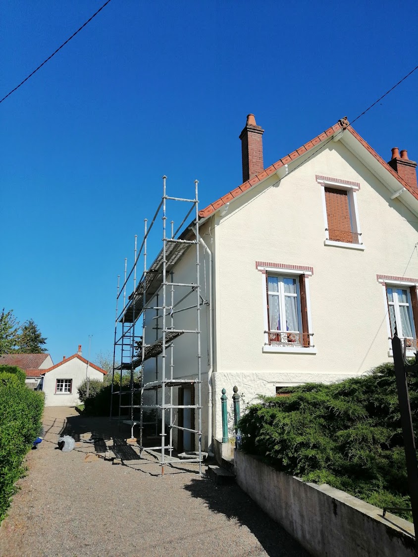 Artisan couvreur William couverture 58 Peinture Ravalement façade Démoussage Réparation toiture Pose gouttière Nièvre Nevers