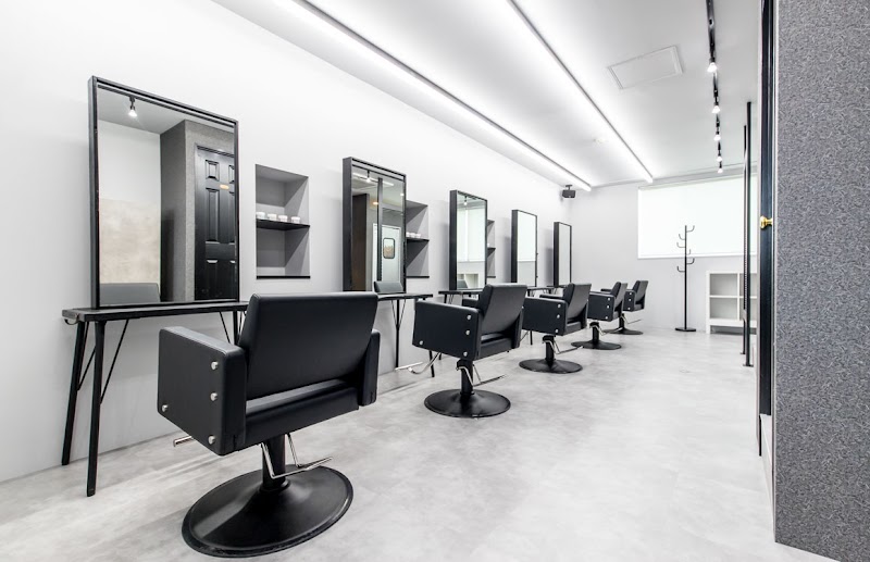 Men’s hair salon First 和歌山