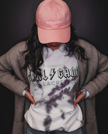 Della Crew Co. - Thumbnail