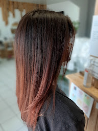 Photo n°12 de Sev Coiffure à Saint-Romain-le-Puy (Salon de coiffure)