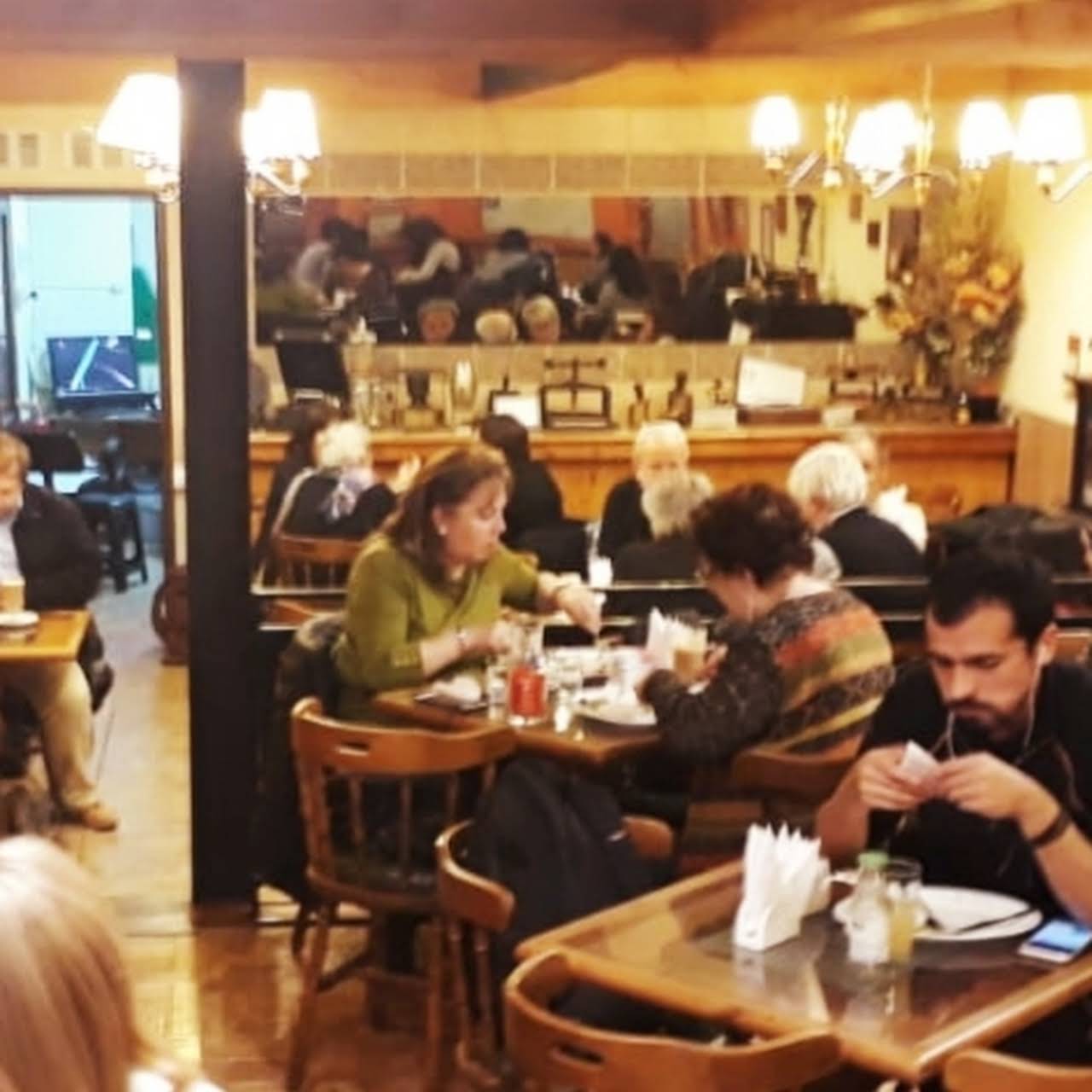 History Coffee Cafe En Punta Arenas Cafetería en Punta