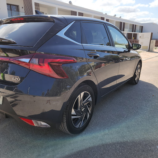 CAR IN SHAPE - Thumbnail