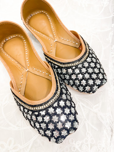 Mannat Boutique - Visual