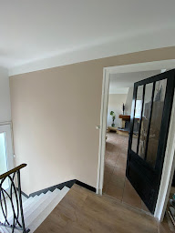 Photo n°39 de Paint House : peintre en bâtiment - Entreprise de peinture - Artisan peintre - Ravalement de façade à La Rochelle (Service de pose de parquet)