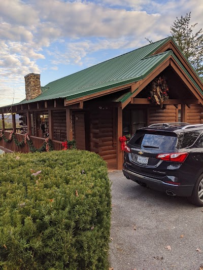 Eagles Ridge Resort - Pigeon Forge Cabins