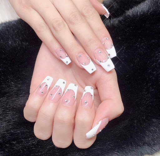 Divine Nail Lounge - Thumbnail