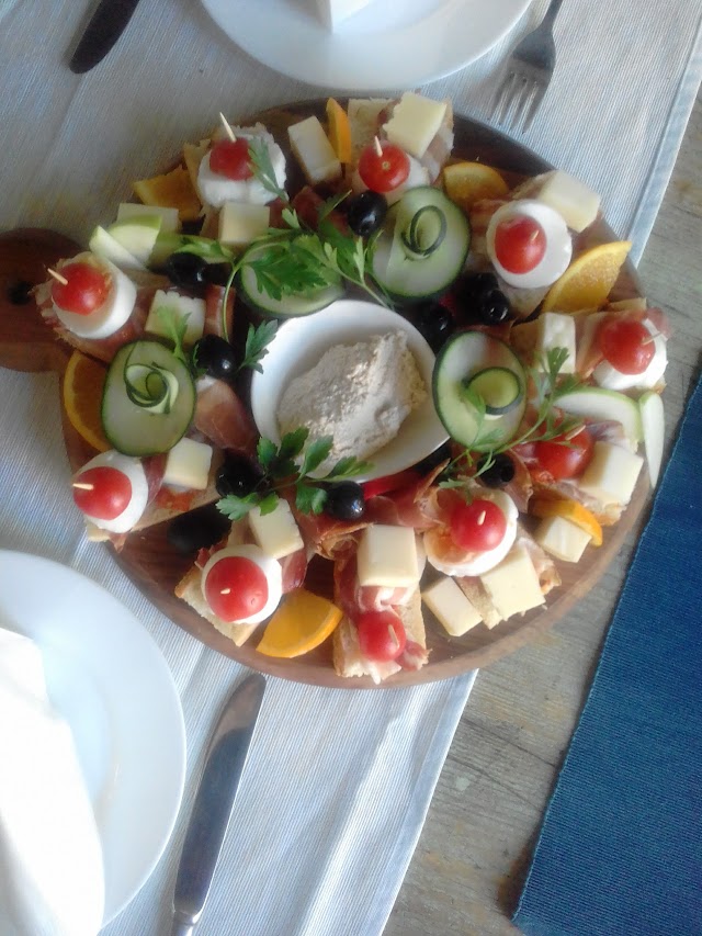 Хаџи / Hadži atelje • galerija • bar snack