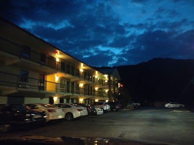 Photos of Cherokee Lodge