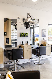 Photo n°4 de Salon de coiffure Yolaine Elie (L'ère tendance) à Les Garennes sur Loire (Salon de coiffure)