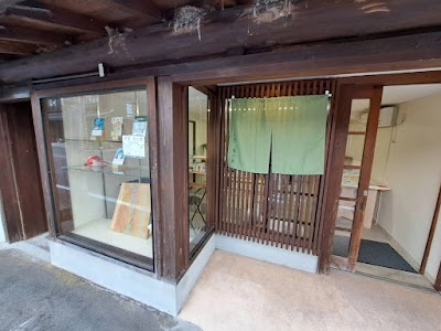 本屋 鳥の巣