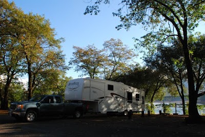 Lakeshore Inn & RV