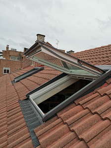 ZANFONA PROYECTOS. VELUX SERVICIO TÉCNICO OFICIAL VALLADOLID Y PALENCIA. C. de la Zanfona, 2A, Nave 3.23, 47012 Valladolid, España