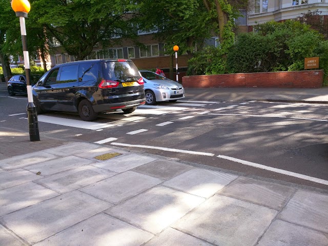 Abbey Road crosswalk (Beatles)