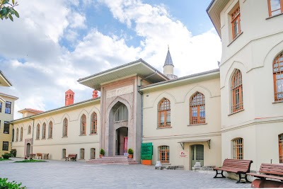 Fatih Sultan Mehmet Foundation universtesi