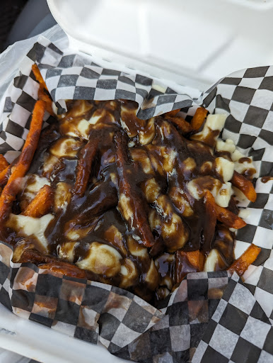 Queen Poutine - Visual