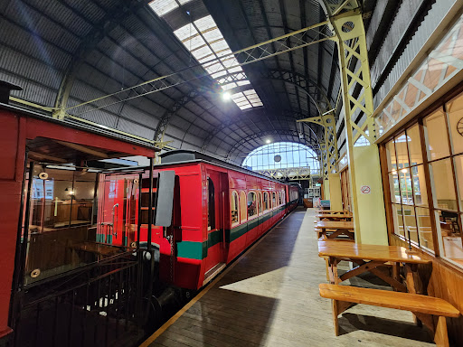 Tracks Cafe - Visual