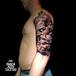 Photo n°37 de Black Acid à Paris (Salon de tatouage et piercing)