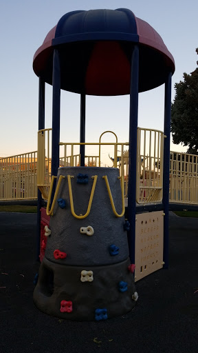 Ashley's Playground - Visual